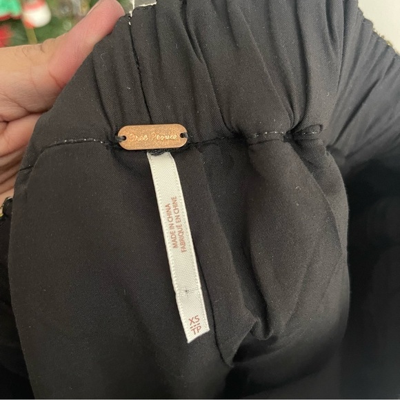 Free People Shine Like A Shorty Jacquard Brocade Shorts In Gold Size XS - Picture 6 of 7